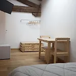 Le Pietrasantine - Centro Storico Bed & Breakfast 4*