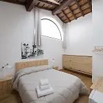 Bed & Breakfast Le Pietrasantine - Centro Storico 4*