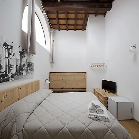 فندق مبيت وإفطار Le Pietrasantine - Centro Storico بيتراسانتا